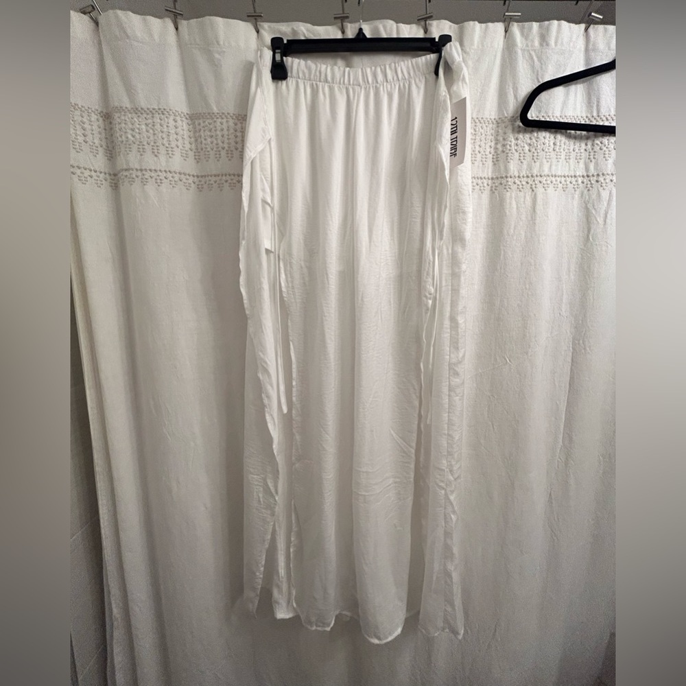 Super cute beachy slit pants